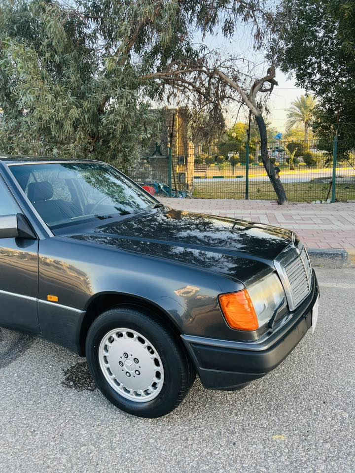 سلام عليكم مارسدس دب للبيع 
رقم بابل بسمي موديل 1991
محرك VVT 3000
السياره مكفوله من الضربه والخياس مصبوغه عام للجماليه حداديه جديده اريل كهربائي جام تحكم كهرباء 
السياره جاهزه من كلشي السعر 75 وبيه مجال بسيط 
للاستفسار ***********
