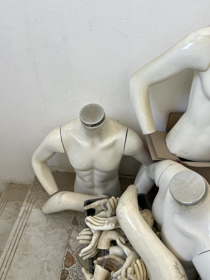 متوفر منيكانات صدر نظافة عالية بدون اي كسر 50 قطعة سعر القطعه ١٢ ألف مكاني بابل ***********
