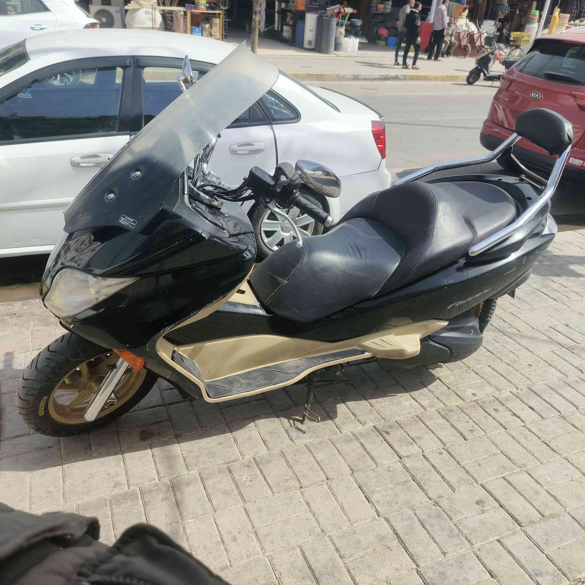 دراجه فورزه صفر عشره للبيع 
بس نقص لبيها جاملغ وترايش محرك ممفتوح معروضه، (8 ورقات) ***********
