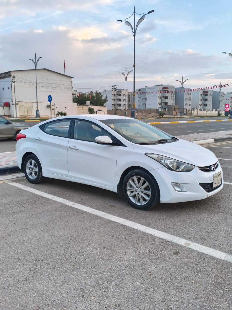 سلام عليكم النترا خليجيه موديل 2011 البيع سعر 92 بيه مجال  مكينه 1800 بيه جاملغ وره سايق او باب وره سايق او ربع بنيد صبغ مكان كربلاء حي الحوراء رقم هاتف ***********
