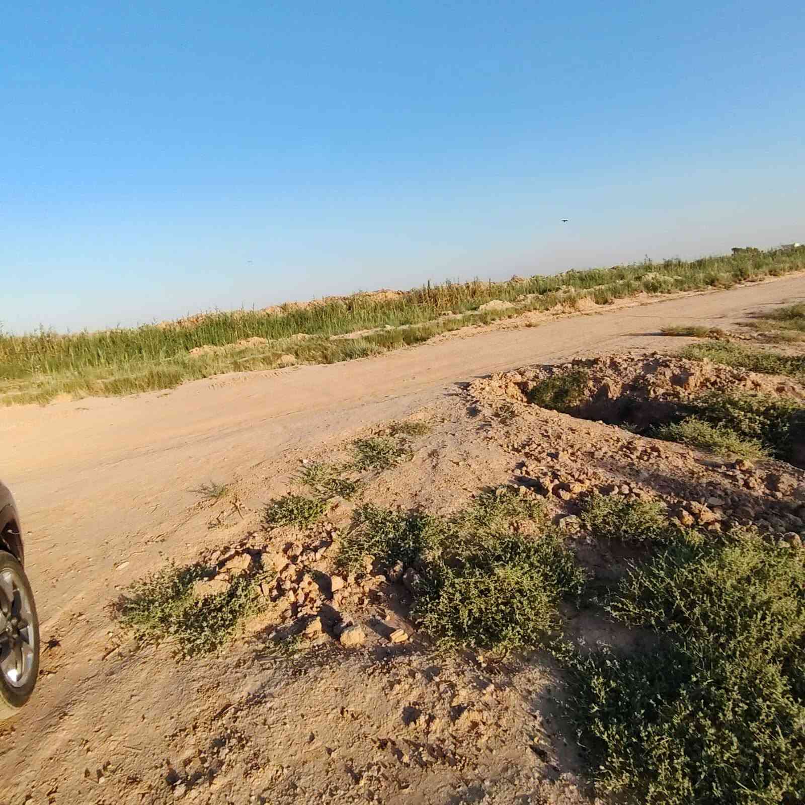 السلام عليكم دونم للبيع قريب ع الشارع العام 
الموقع وره كاع بيت مجباس  الدونم ركن 
خدمات / ماء وكهرباء 
مراجعه / مكتب ابن شيحان للعقار 
مالك شيحان ***********
