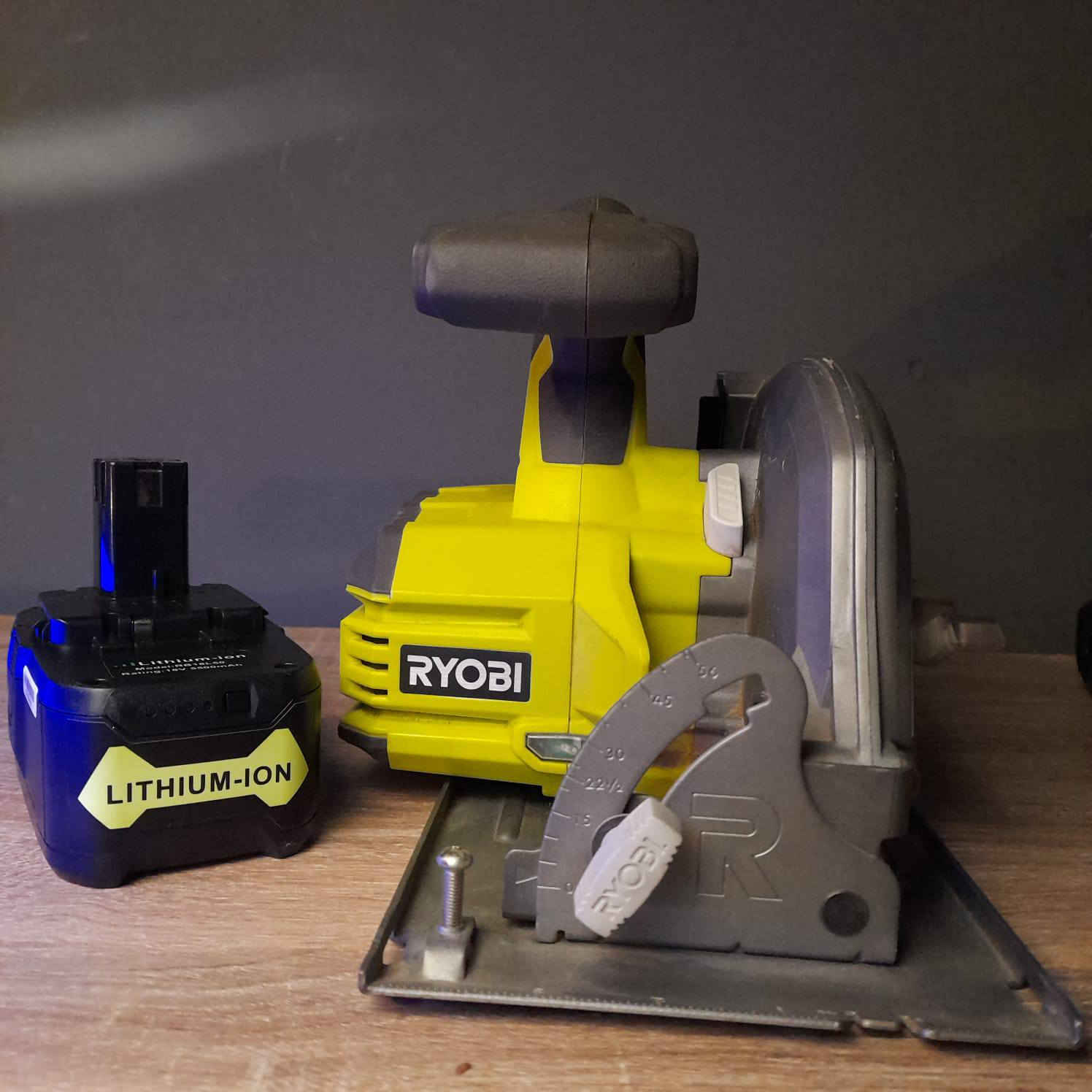 مجموعة عدد يدوية راقية وعالمية وماركة معروفة بالشغل ومرتبة


**إذا كنت صاحب هذا الإعلان وتريد حذفه لأي سبب، رجاءا أرسل رسالة إلى الدعم الفني**