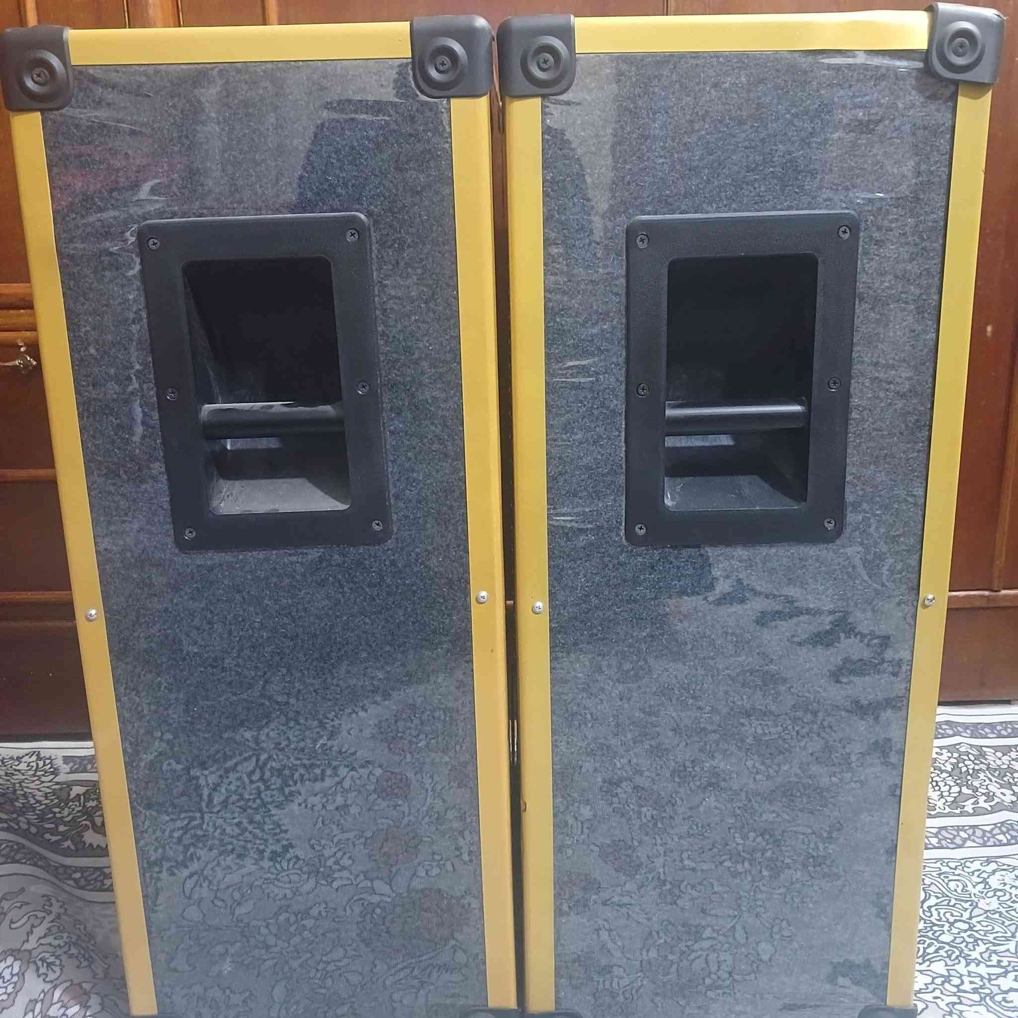 للبيع سماعات صيني الثقيل درجة اولى نقاوة ودفع 
بالجيس ما مستخدمات 
المكان العمارة 
الاتصال على  ***********
