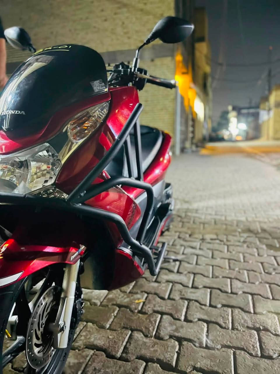 سلام عليكم PCX جيل الاول يابانيjf دراجة مال رمبه اوراق ومكاتبه مال معرض كفاله مكينه وكفر السعر 13$ مكاني بغداد الشعله الهاتف للتواصل ***********
