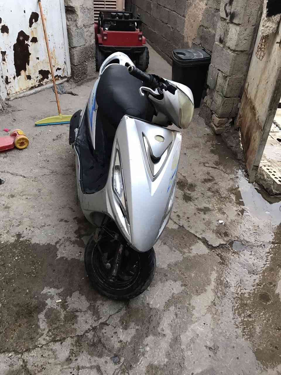 كامكو نكره نقص شوته سلف لايت هورن شغاله بس باتري ضعيف بس يشغل سلف ١٥٠ وترهم مراوس مكاني حي اور


**إذا كنت صاحب هذا الإعلان وتريد حذفه لأي سبب، رجاءا أرسل رسالة إلى الدعم الفني**