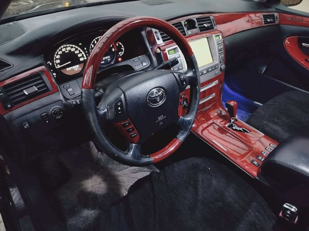 ماجستا 2008موس 5دوكمه فول فول سه لاجه ومه ركه زي سلايت فؤرميكاسور كامل جايزه بي جالوشوخت هه موكياني به شه رت 
سعر63
***********
***********
