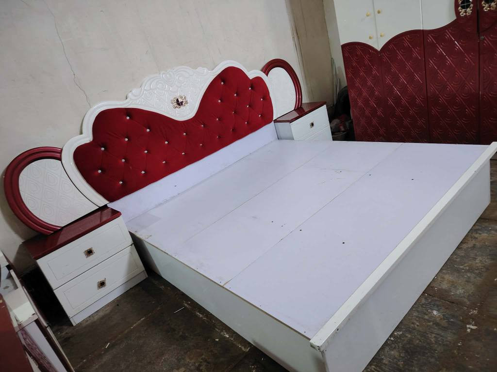 غرفه تركي ضخمه اخت. الجديد كامله تركي اصلي ثقيل المكان ديوانيه *********** بي وتساب ديوانية, القادسية
