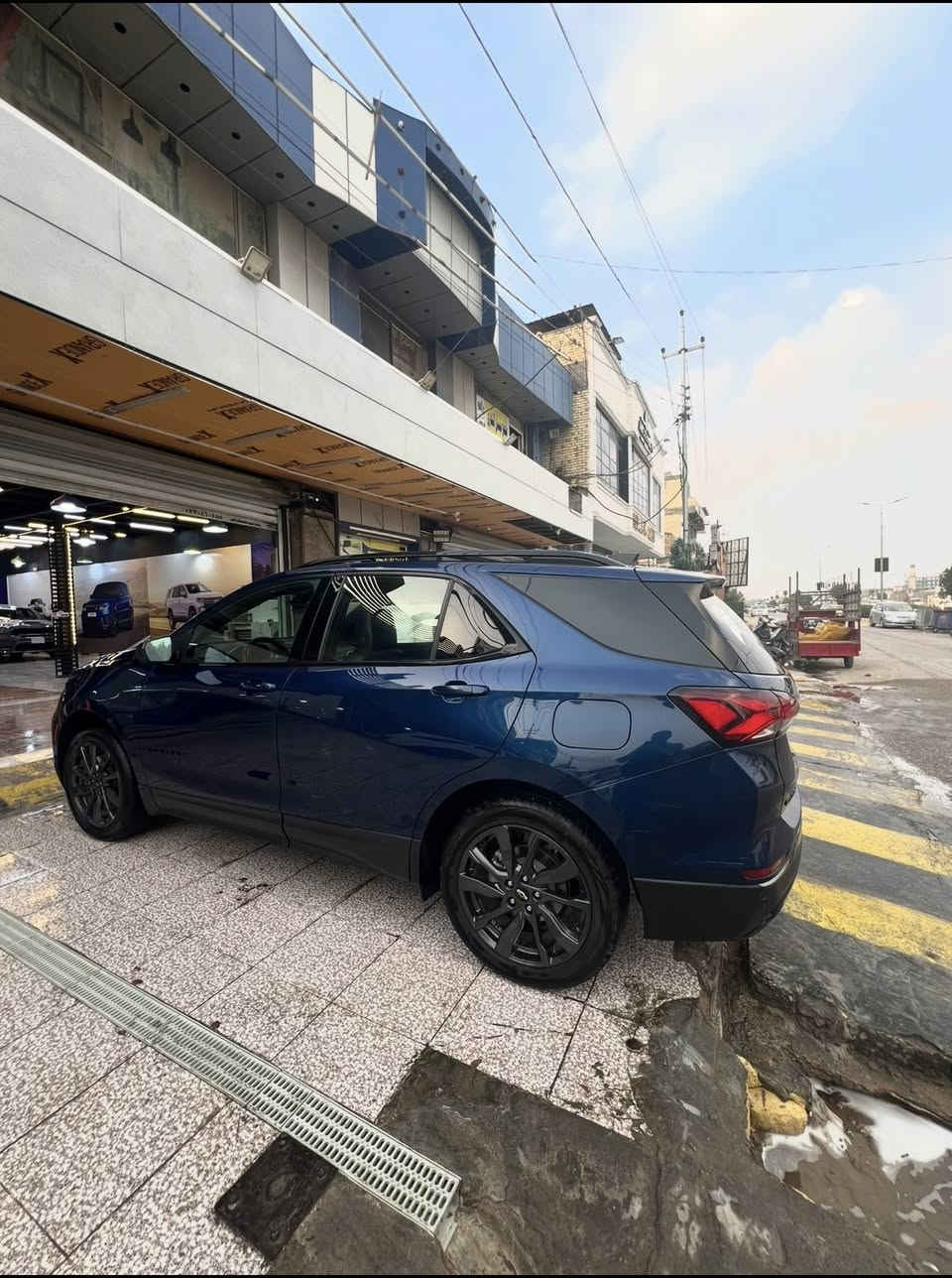 السلام عليكم كوينكس مويل 23 سياره جديده حيل فول موصفاتRS سياره مرقمه جاهزه رقم ميسان  الصبغ نص جاملغ فقط الباقي كله كفاله سياره جديده ***********
