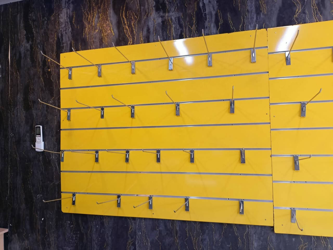 سلام عليكم غراض محل اللبيع التواصل: ***********
