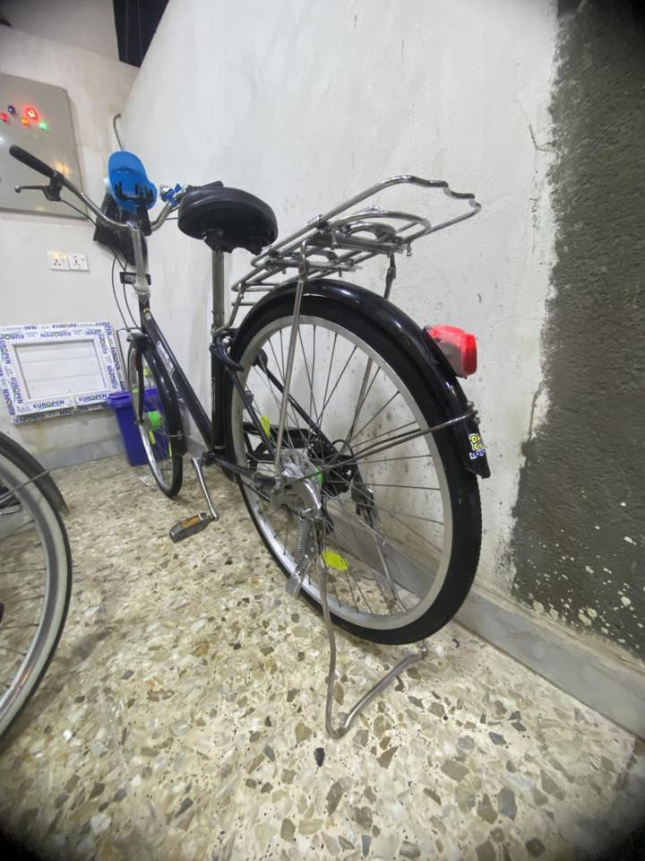 سلام عليكم عندي بايسكل للبيع حجم 26 النضافه 100/100 مكاني بغداد كير و حساس كله شغال السعر 75 وبي مجال 🪬


**إذا كنت صاحب هذا الإعلان وتريد حذفه لأي سبب، رجاءا أرسل رسالة إلى الدعم الفني**