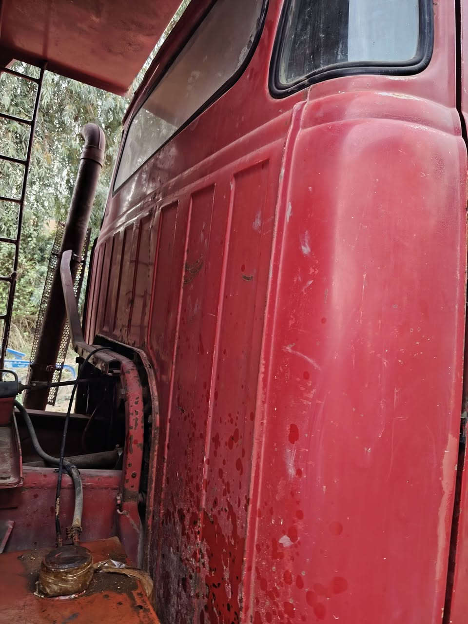 السلام عليكم اخوان مان قلاب ابلادي موديل ٨٢ محرك جديد كير جديد سبرنك جديد خلفي ولا أمامي رقم بغداد انكليزي بأسمي سياره حلوه ونظيفه  شاصي مكفول   لسعر ١٨ مليون الي عجبك السعر اتصل واني خادم ما عجبك السعر نزلك كلمه طيبه ***********
