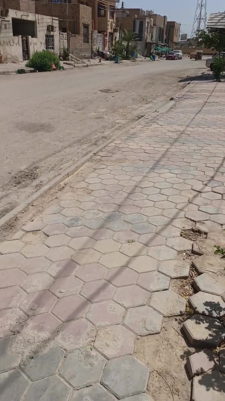 بيت بل منصوريه بشارع حجي عبد الزهرة موقع راقي بنا قديم طابق ونص مساحه ١٦٥متر السعر اتصال***********

