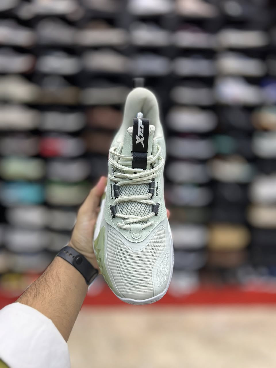 ماركة اكس تيب اصدار 2023
حذاء كرة 🏀🏀🏀
وزن خفيف 
قياس 41
العنوآن نجف ملحق الروان 
توصيل 🚚 محافظات 6 داخل النجف3 
*********** واتساب
