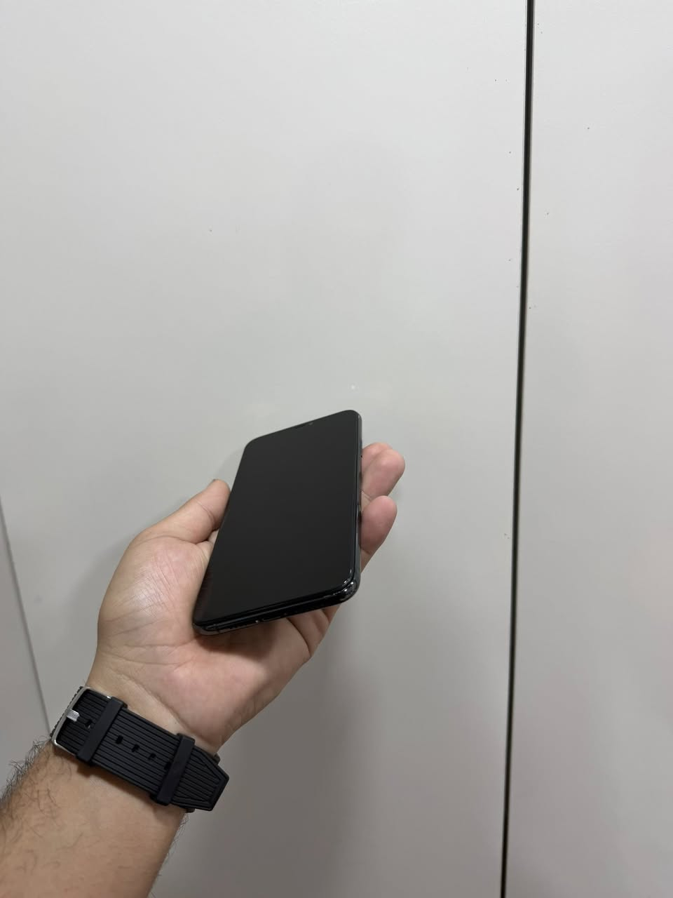 � للبيع – آيفون 11 برو ماكس
✨ الجهاز نظيف جداً (نظافة 100%)
📦 استعمال خفيف
💾 الذاكرة: 256GB
🌍 نسخة الشرق الأوسط
🛠️ الشاشة مستبدلة أصلية
💰 السعر:260 ألف
📍 العنوان: بغداد – البياع
🚚 يوجد توصيل 
📞 للاستفسار. وتساب 

***********
