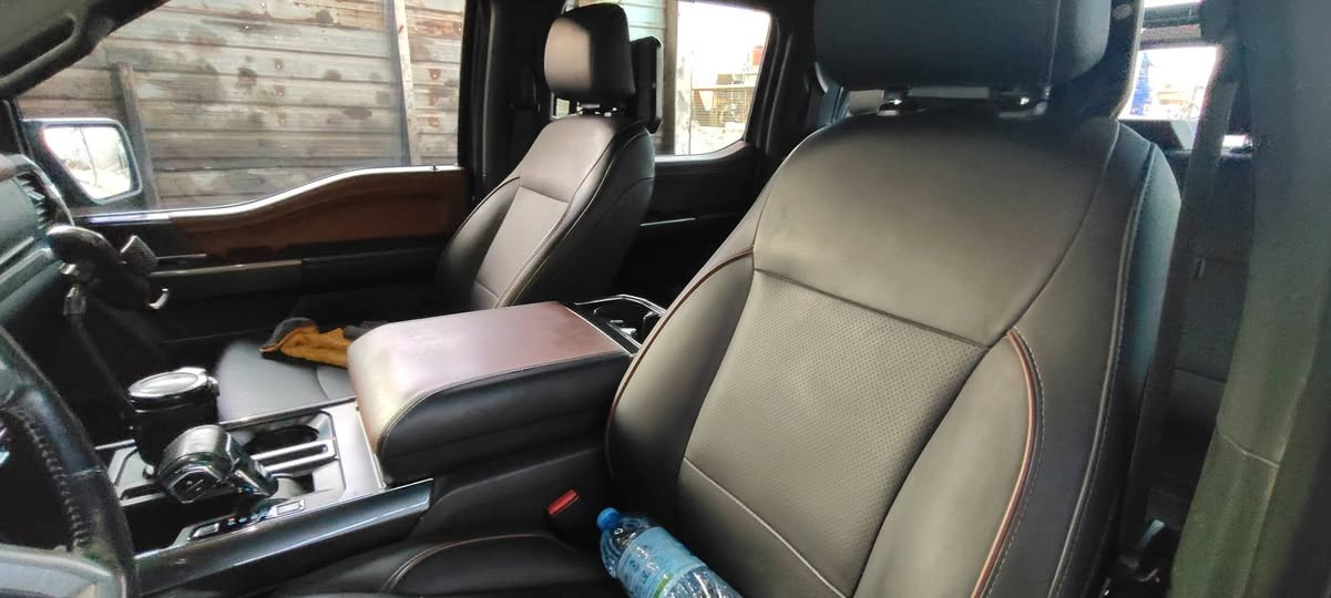 سيارة فورد F150 موديل 22
اللون المميز نفطي رقم اربيل سيارة بأسمي تحويل ثاني يوم سنوية لغاية 2030
فئة XLT
المواصفات 
محرك ستة سلندر توين توربو 2/700  مزدوج..سيارة ماشية 79... سيارة امريكي مكفول عدا طخة بالبابين مبدلات نفس الابواب بالضبط صور الحادث  مرفقة مع صور المعروضة .. 
باب طويل بدي قصير المرغوب. گير اوتماتيك طرح ( عشرة نمرة  ) لايتات ليد زنون.. تدفئة تبريد قطعتين.... 
تشغيل عن بعد. شاشة كبيرة تشغيل ذكي.. مقاعد جلد.. نظام قيادة ذاتية تحديد مسار.. كاميرات محيطية.. حساسات مري نقطة عمياء.. لوحة المفاتيح الذكية.. مثبت سرعة.. رادار امامي... حساسات خلفية... باب بدي كهربائي.. منافذ كهرباء  عدد 3.. اشارة ترحيب عن بعد.. أضاءة بالمري.. دخول ذكي.. 
تخم تاير جديد.وبعد بيها مواصفات . 
للتواصل عبر الرقم 
واتساب ***********
***********
