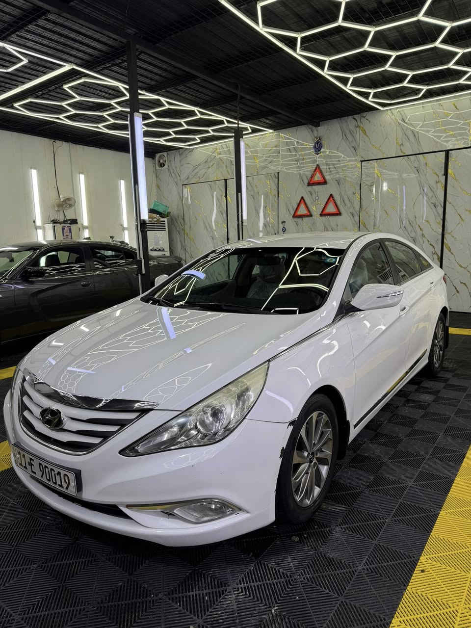 سوناتا خليجي 2013 مكفول كير ومحرك وصبغ فقط في الجاملغ الخلفي مثل ممبين بالسونار
السعر 135 بيهة مجال بسيط 
متوفر فقط اتصال وواتساب ***********
مكان السياره ديوانية
