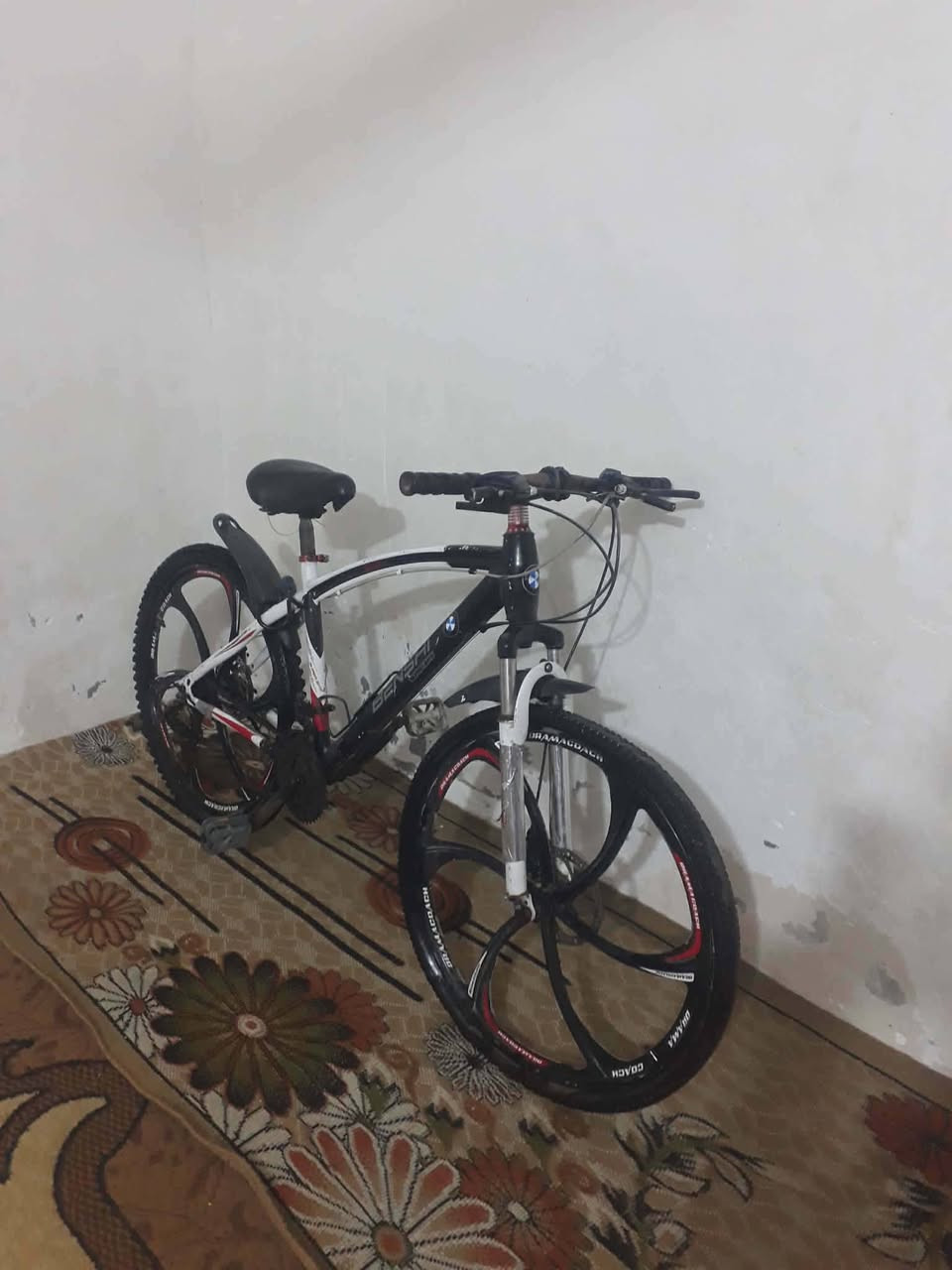 للبيع سعر 70 وبي مجال مكان كربلاء حي العامل مراوس خاص مفتوح رقم الهاتف***********
