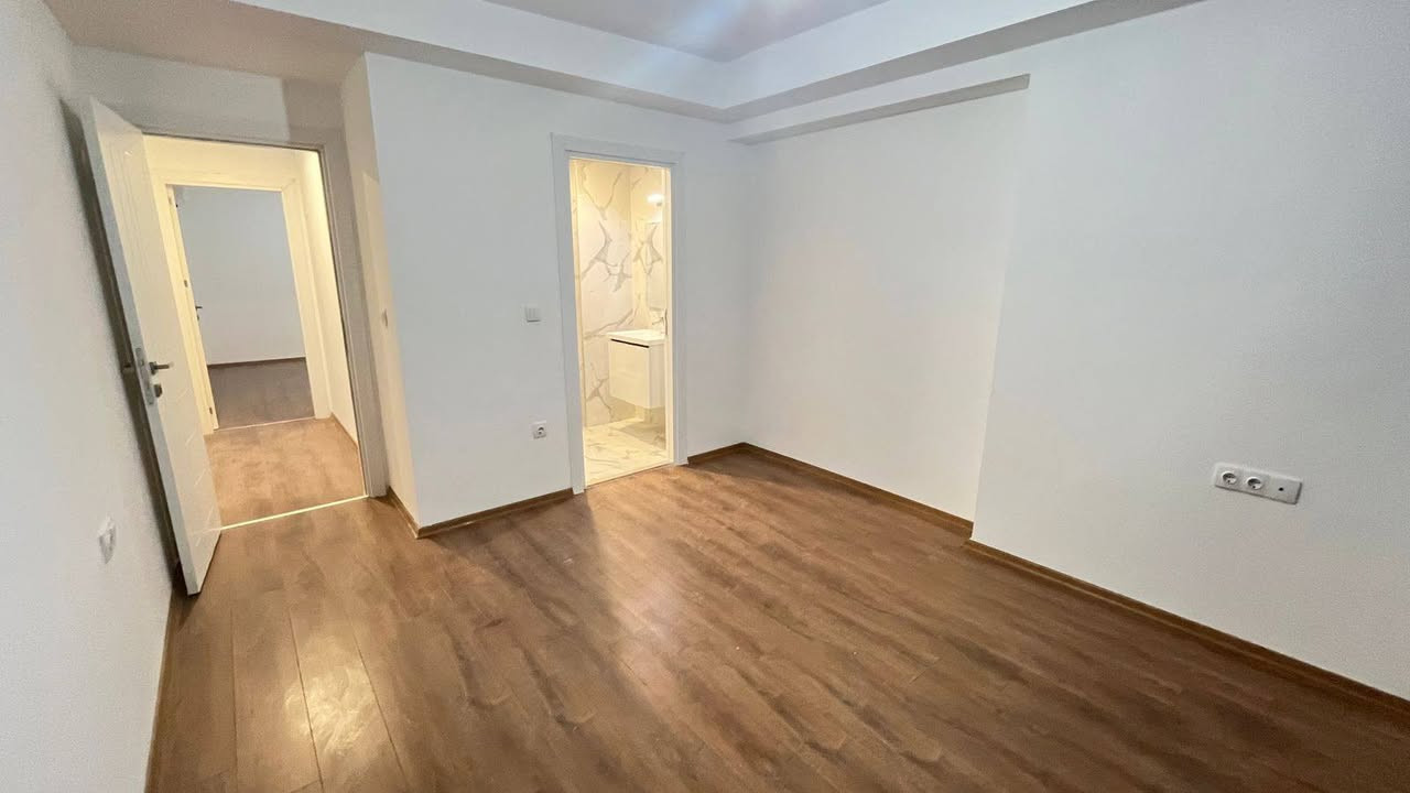 شقه للايجار منطقه ذهبيه
مجمع ایمپایر پیرل
غرفتين وصاله 
غرفتين 
صاله 
حمامين 
بلكون 
واجهه امپایر
الاستفسار على واتساب 
***********
