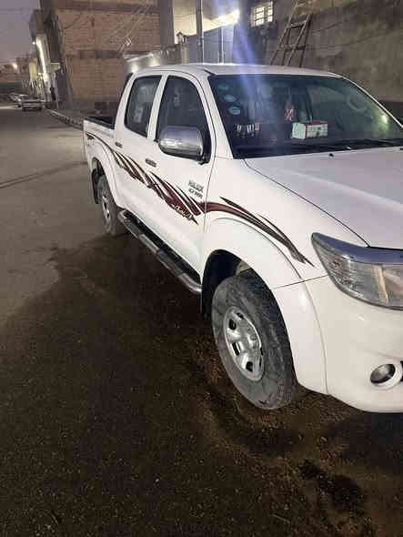 السلام عليكم 
بيكم فورويل 2014كويتي سياره كفاله ماعدا بارد بجاملغ الامامي جهة السايق السياره ماشيه ١٦٠الف كير عادي ومكينه جيهان مامفتوحه 2700 مكفول السياره نظيفه رقم اربيل دولي ومامتعوبه العنوان النجف رقم الهاتف ***********.
