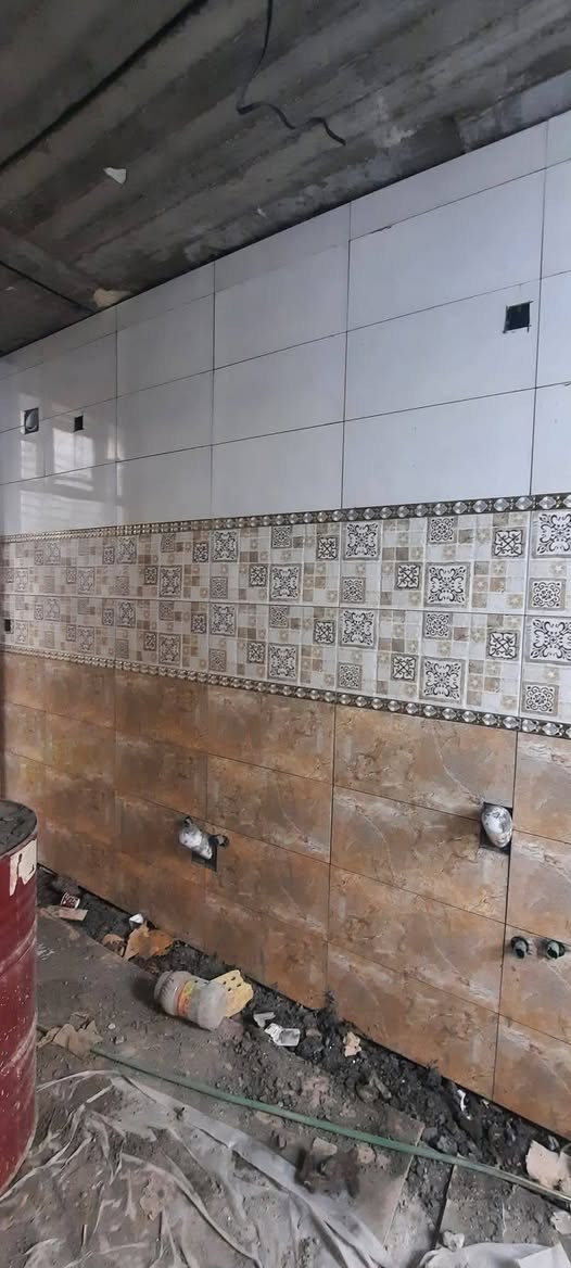 ***********خلفة سيراميك جدران ارضيات بايات شغل درجة أولى متفرغ حالين.....
