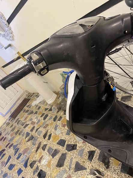 سلام عليكم ماكس بيضه مكفوله بس مكينه مجفته مره وحده فقط دراجه متروكه كفرات بلادي كلشي بلادي السعر 650عنوان بغداد المشتل ***********
