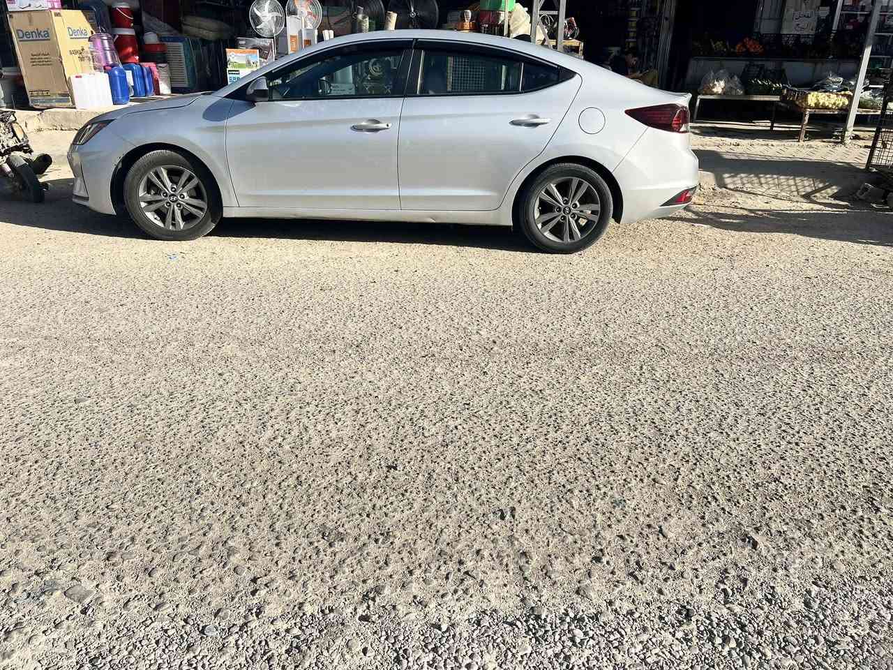 ‏ النترا للبيع موديل 19 أربع قطع بيها السعر 120  ￼وبيها مجال ***********
