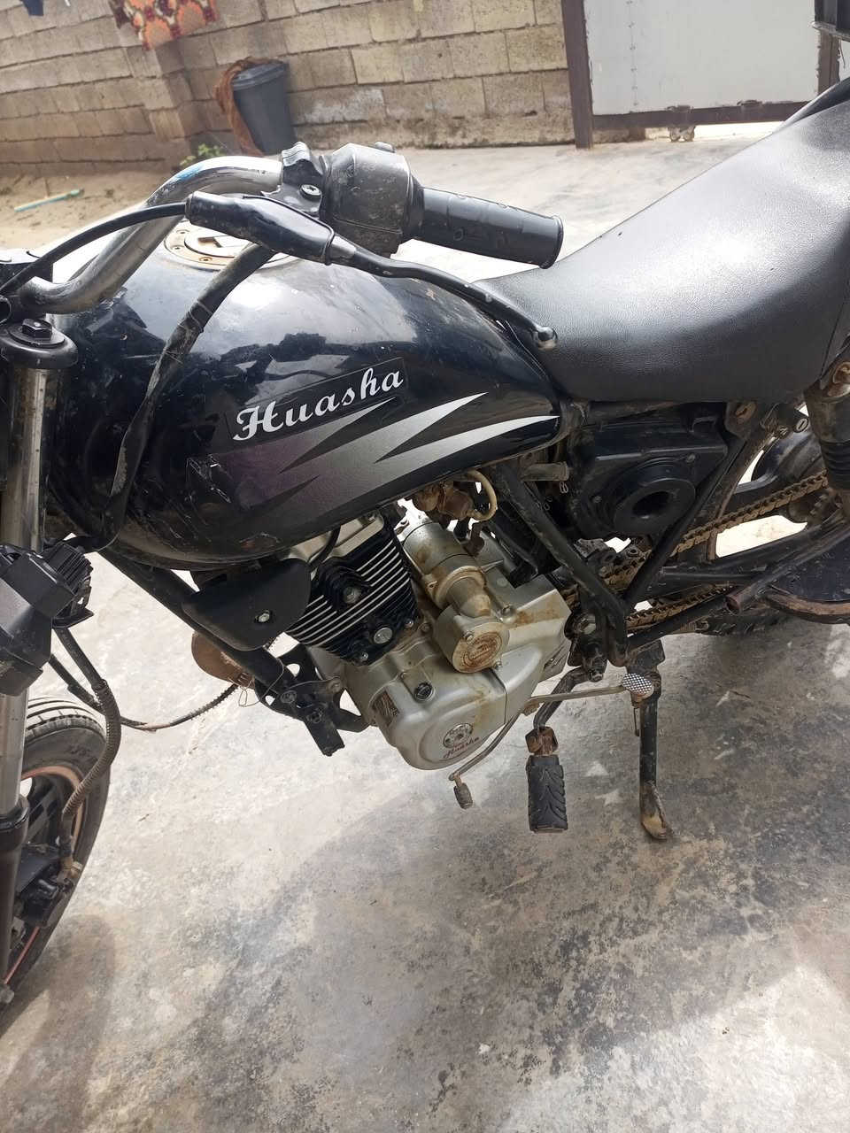 دراجة البيع النوع هوشه موديل 2018 بيه وراق بعده شركه 
***********
