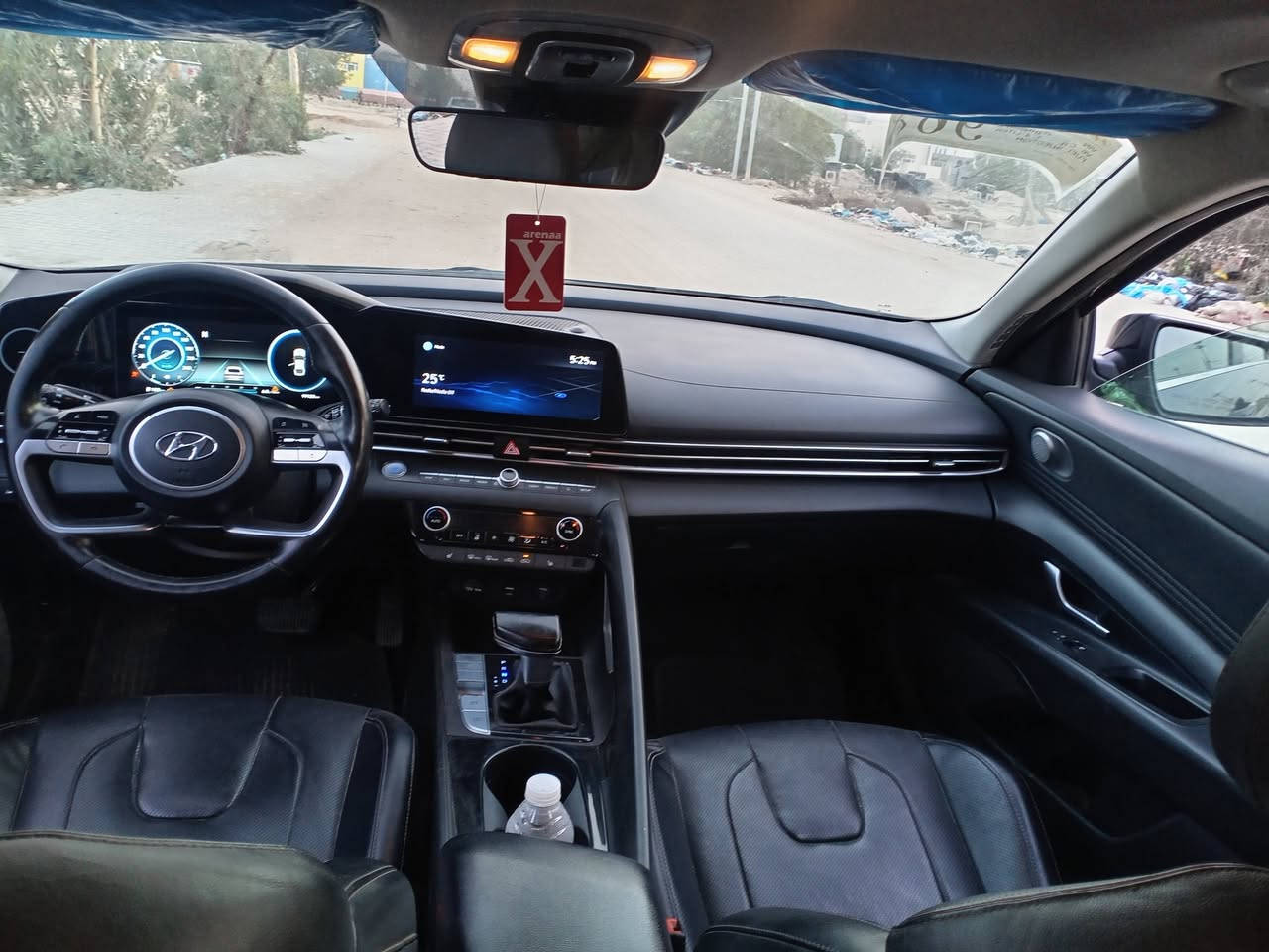 النترا 2021 كندي حادث  بنيد ونص الجاملغ جهة السايق  ونص الباب خلف السايق   الجاملغ الوره صبغ وشويه بقبق الجنطه وبيهه شبر بارد
ملاحضه : السياره بدون دواخل   +كيرها  AT المرغوب 
مواصفات
١. محرك 2000 دوش
٢.بصمه تشغيل و بصمة ابواب وصندوق
٣.تشغيل عن بعد
٤.تحديد مسار/ انارة ترحيب 
٥.كروز مثبت سرعه
٦. تحكم استيرن جهتين فول
٧.درايف مود وضعيات قياده
٨.نقطه عمياء
٩. مانع تصادم. توقف ذاتي امامي خلفي
١٠.رادارت ٣٦٠ درجه امامي 
.اناره ترحيب: / سايد بريك بصمه / اوتوهولد / 
.لد نهاري
.لايت امامي لد + زنون 
.اوامر صوتيه/ شاشه كبيره / كار بلي 
.مانع انزلاق
كشنات تدفئه / ستيرن تدفئه/ شاشه جبير /  /
تبريد ثلج 
مكينه وكير مكفوله وحداديه فول 
مكان السيارة النجف حي النداء 
رقمها بغداد انكليزي بسمي وهزه جديده تسجيل جديد
سياره مال جناي مواصفات فوللل
السعر 133 وبيه شويه مجال    
 الاستفسار ***********
