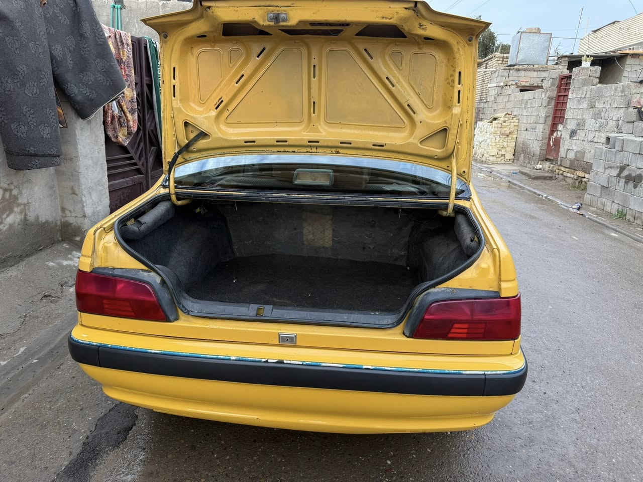 السلام عليكم  بيجو بارص ٢٠١٥
گير مكينه مكفولات
تبريدو تدفئه شغال
كهربائيات بلاديه 
 بيها ضربه بجاملغ الخلفي الايمن ومصلح 
سياره باسمي  
دواخلها نضيفه  
للأستفسار الاتصال ***********
