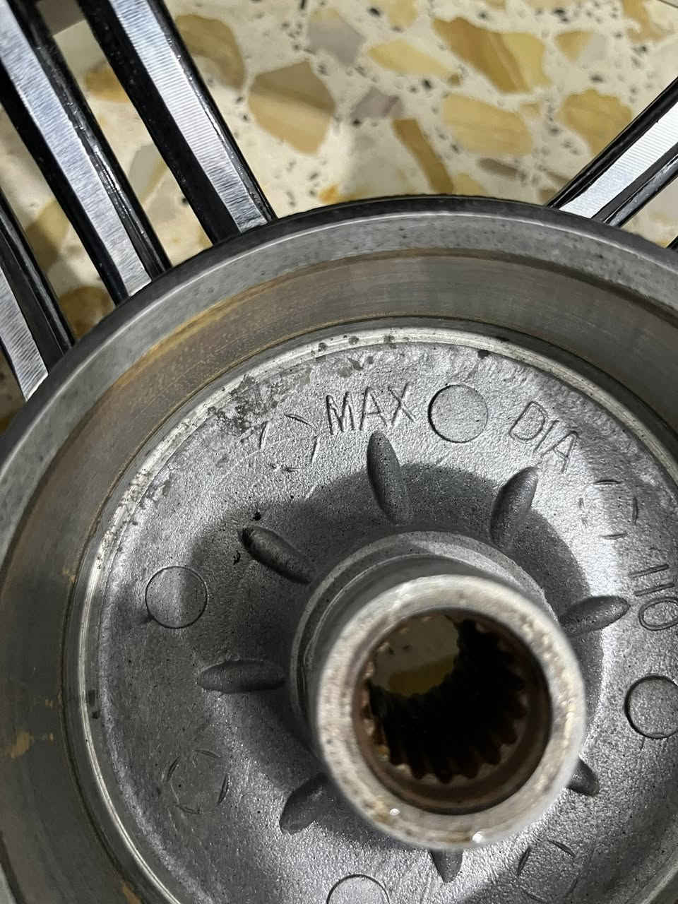 شباب ويل نجمه تايوان اصلي مو صيني 
حته مديل مكتوب علي 
هوه ول تايرات سعره خاص 
مكاني مدينه الصدر 
رقمي ***********
