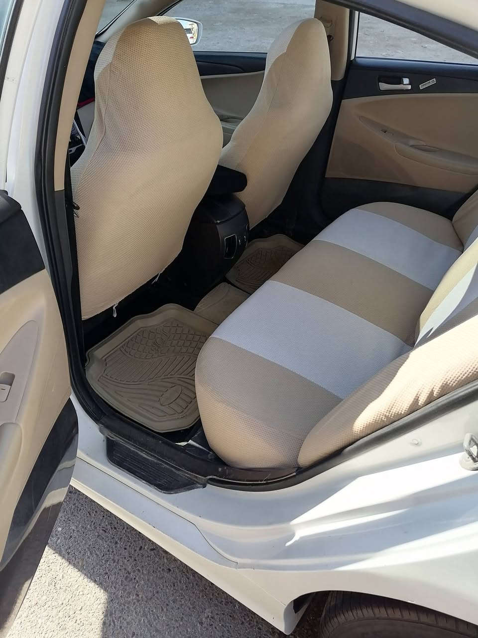 سلام عليكم سوناته موديل ٢٠٠١١رقم بغداد بسمي  خليجي  سوناره وياه تخم تاير سياره حلوه كامل موصفات تنته مكان السياره فلوجه النساف محرك ٢٤٠٠ دوش تدفئه تبريد السعر ١٣٠$وبيه مجال الستفسار تصال عل رقم ***********
