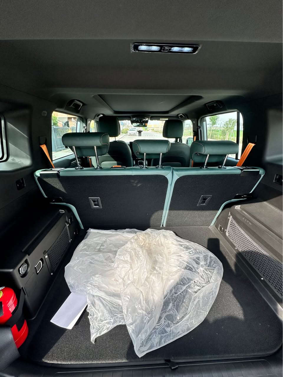 جيتور T2 2025 ضمان شركه هارلم JETOUR T2 2025 
]

بعدها داخل الضمان جميع صيانات و تبديلات الدهن داخل الشركة
رقم اربيل  الدولي الجديد ب اسمي تحويل ثاني يوم

ماشية   ٣  الف زيروو  كيلو بعدها بحالة الزيرو 
مكفولة كفالة عامة السيارة مابيها اي ملاحظه على وضع الشركة
سياره بعدها بحاله الزيرو 
فول مواصفات 1/1 
محرك 2000 تيربو
دفع رباعي دفلوك منفصل
دخول ذكي و تشغيل ذكي و تشغيل عن بعد 
سقف بنوراما 
داخل صحراوي و اسود ، كشنات جلد و شامواة بيجي
راداراتً 360 و كامراتٌ 360 و حساسات 360 
قيادة ذاتية ، اوتو هولد ، 
اوتو ستارت ستوب ، كروس مثبت سرعة
كشنات كهرباء سائق و راكب معه تبريد و تدفئه امامي خلفي
معه تبريد شاشة مناخ منفصل بين سائق و راكب 3 قطع تبريد
انارة داخلية على كامل الابواب ودشبول متغيره 64 لون 
‏‎8 ايرباك
‏‎12 نظام قيادة
‏‎سستم صوت 12 مكبرة صوت من SONY 
‏‎شاشة جبيرة تدعم ابل كار بلي ، و اندرويد اوتو
‏‎عرض ضغط الاطارات , حراره الاطارات
‏‎منافذ طاقه تايب سي ، يواسبي امامي خلفي
‏‎و شحن لاسلكلي
وبعد بيها هواي مواصفات أربيل, العراق


**إذا كنت صاحب هذا الإعلان وتريد حذفه لأي سبب، رجاءا أرسل رسالة إلى الدعم الفني**