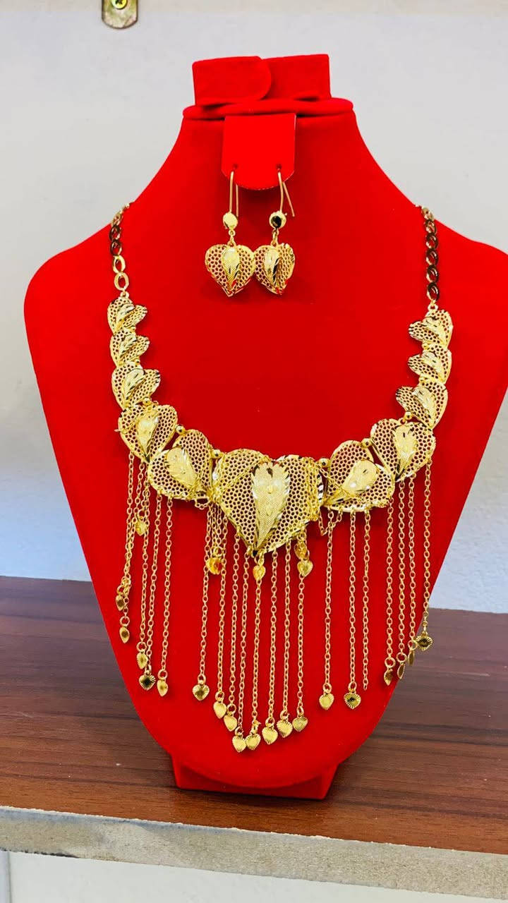 تخم تراجي وقلادة 💯السعر 12 الف
توصيل مجاني داخل السماوة 
توصيل محافظات 3 الاف 
عنوان السماوة حي العزل ***********
