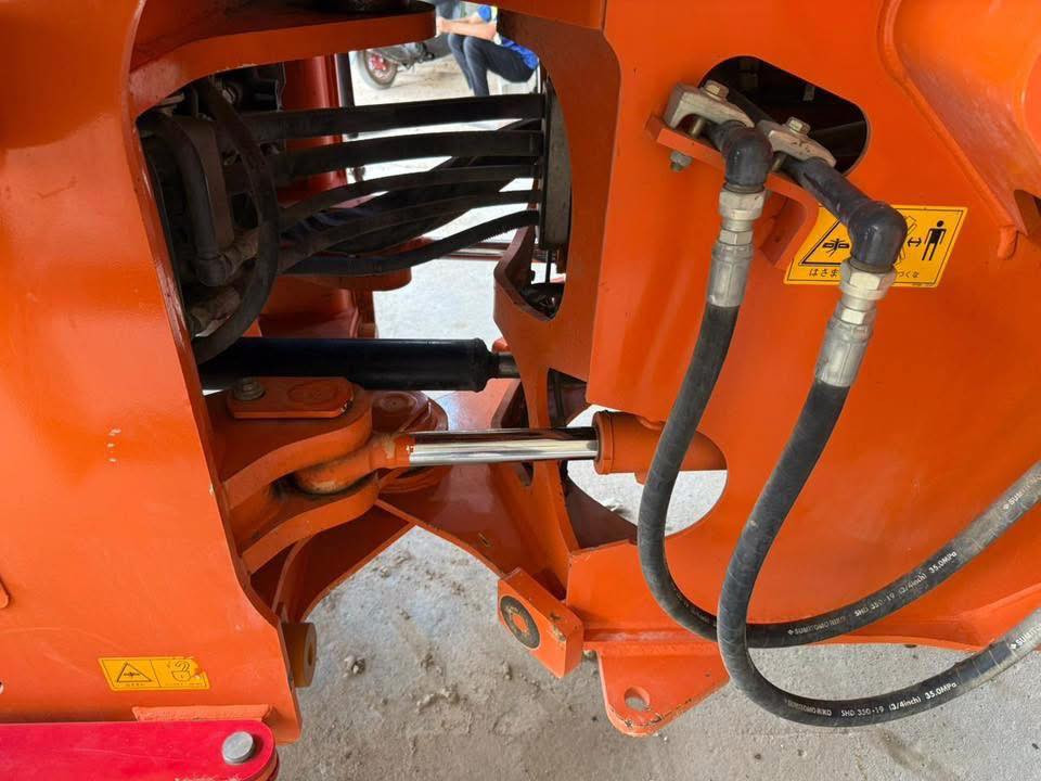 🚜 للبيع: شفل كاواساكي (Kawasaki) - وارد ياباني
حجم 70
التفاصيل والمواصفات:
 النوع: كاواساكي (KCM) - ياباني أصلي.
 الموديل: 2017.
 الحالة: الشفل بعده بمنفيسه (جديد كلش)، وارد ياباني حديث.
 الكفالة: مكفول من كل شيء (محرك، كير، هيدروليك، وصدر)، بشرط الفحص والمعاينة.
 النظافة: صبغ الشركة، غرفة نظيفة، تبريد شغال، وجاهز للموقع مباشرة.
📍 الموقع: ميسان - العمارة
📞 للاستفسار والتواصل:
 رقم الهاتف (آسيا): ***********
 رقم الهاتف (زين): ***********
 6 دفاتر  وبي مجال 
سعر 600 وبي مجال
