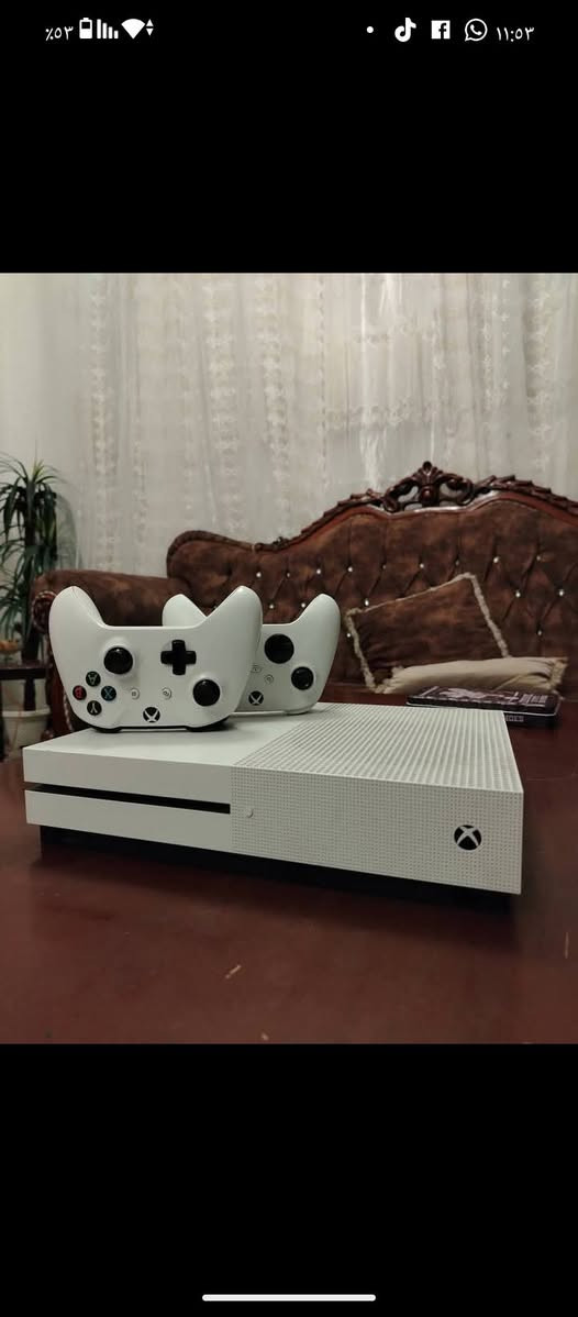 سلام عليكم حبايب  XBOX one s الجهاز واحد تيره الجهاز حيل جديد ونضيف ما داخل تصيلح ولا اي شي وانطي بل جهاز ضمان 7 ايام تجي ويه جوستك وحده وقرص درايفر وبي اكثر من 200 لعبه مجانيه عن طريق الانترنيت الجهاز جدا جدا نضيف سعر الجهاز 150 الف قفل قفل رقم *********** فقط واتساب ما متوفر ماسنجر
