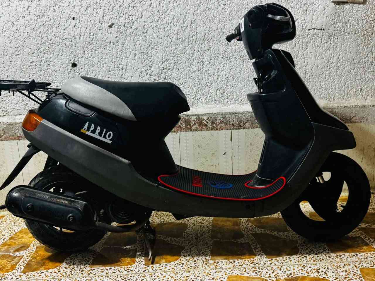 بطه 2000
دراجه نكره سلف ماناقصهه برغي 
دراجه شاصي يلمع ومحرك ناعم 
كير اخرس 
كهرباياتهه كل شغالات
مفتوحه مره وحده
كربلا البوبيات 
***********
سعر350 وبيه مجال كلش بصيط
