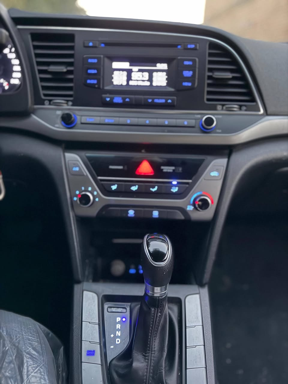 السلام عليكم ورحمه الله وبركاته
النترا موديل 2018 دخول جديد 

كصة جنطة شغل درجة اولى 

دخول 

جديد مشي قليل 

متوم رقم دولي الجديد

 وسنوية ام الخط الفسفوري 

-كامرة

-تحكم مري كهربائي مري شفط

-كشافات ضوئية LED

-3انظمة قيادة عادي واقتصادي وسبورت 

-غاز اصل بلاد خط واحد 

-مكينة دوش 2000

-تخم تاير 

-اشاير بالمري 

-تحكم ستيرن 

-تبريد بيانو  ثلج ❄️

-تحكم ستيرن جهتين 

-حساسات خلفية

-مانع انزلاق 

-كيلو متر 240 خليجي 

-مشي قليل سيارة كارتون 

تستلم بدون اي نقص وسيارة جاهزة وجديدة

 شرط احلى من الصور وشغلها مضبوط 

كير مكينة تبريد تدفئه حداديه دواخل كهربائيات 

كلشي جاهز 

مكان السيارة بابل 

السعر 53

للاستفسار

***********
