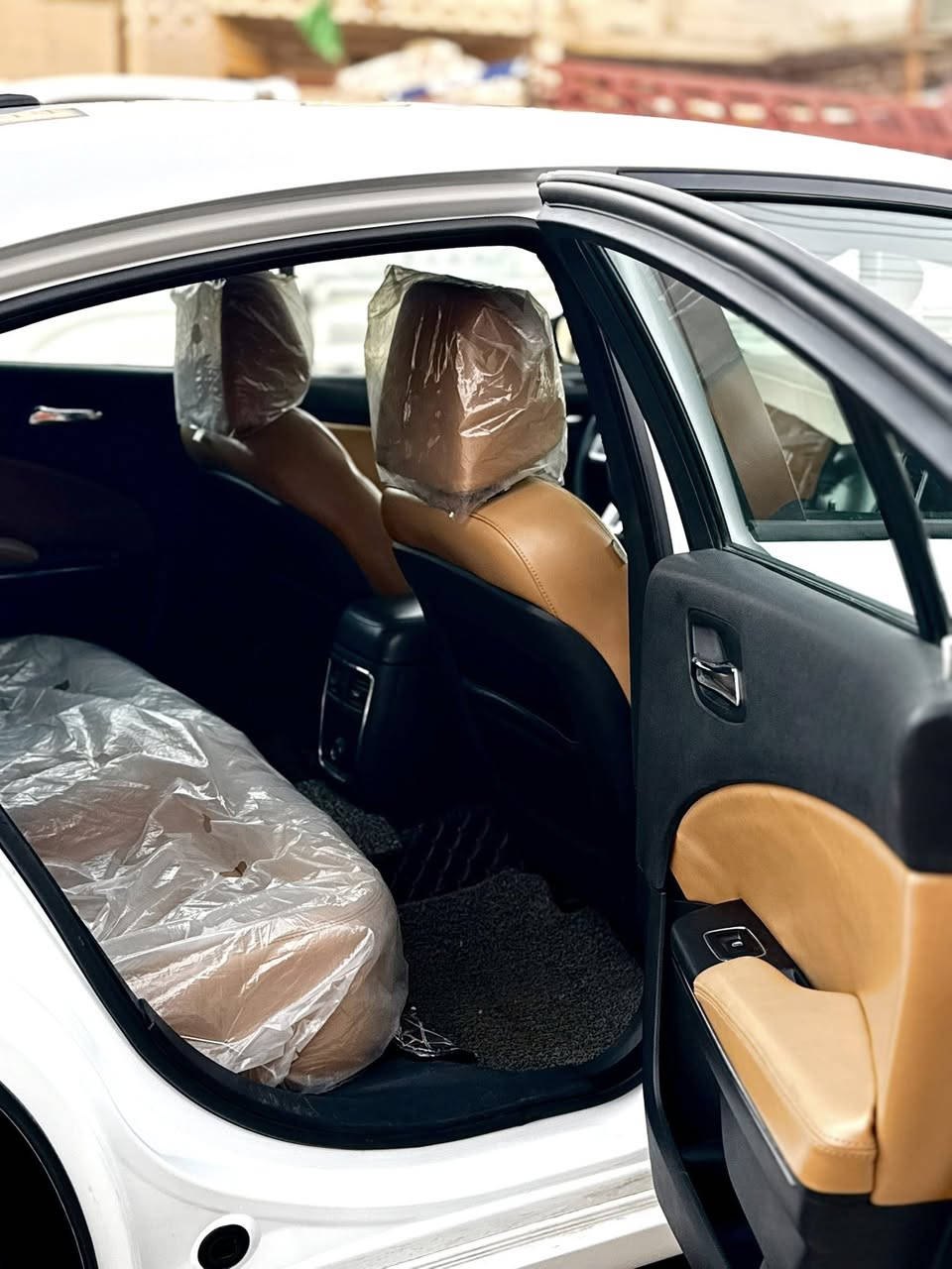 ⸻

🔥 للبيع دودج جارجر بحالة ممتازة جدًا 🔥

 خليجية 💎
فول مواصفات للاخيرر بدون أي نقص
السيارة بحالة نظيفة جدًا، استخدام شخصي
مكفولة

🔧 كفالة عامة 
🚗 تخم تاير جديد الاصلي سعره 500$
⚙️ المكينة والكير والشاصي بحالة ممتازة
❄️ التكييف شغال 100%
📉 المشي: 90 ألف كم فقط
السيارة ما تحتاج أي صرف، تركب وتمشي

💰 السعر: 215
السعر مناسب جدًا لحالتها ومواصفاتها

📞 للاستفسار :
 ***********
