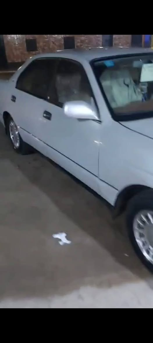 سياره بطه كراون موديل 1993
للبيع سياره نضيف وحلوه مابيها شي
 محرك وكير وحداديه كلهن نضيفات ومكفولات مصبوغه عام
 رقمه انكليزي وسنويه لل30 باسم راعيها تحويل ثاني يوم

ملاحضة: السياره نقل جثه مسجله بلمرور

سعرها: 40وبيها مجال 
رقم راعيها:  ***********
