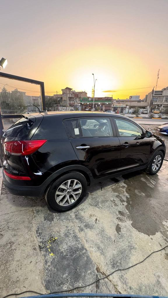 سلام عليكم من رخصة الادمن
للبيع كيا سبورتج موديل 2015 باسمي سيارة جاهزة من كل نقص، محرك 2000 وكير وحدادية ممتاز، بيها ثلاث قطع صبغ فقط بدون دواخل وموجود سونار . السيارة جدًا نظيفة، تبريد ثلج، شاشة، كاميرات خلفية، داخلية بحالة ممتازة تايرات جديدة كشر نضيف جداً وعليه نانو لمعان قوي   . رقم إنجليزي جديد 27، مكاني في بغداد وباسمي تحويل ثاني يوم على مرور بغداد. تم تخفيض السعر بسبب الوعود الكاذبة 
السعر 132وبي مجال للشراي .  الرقم *********** للتواصل موجود واتساب ايضا بغداد, العراق
