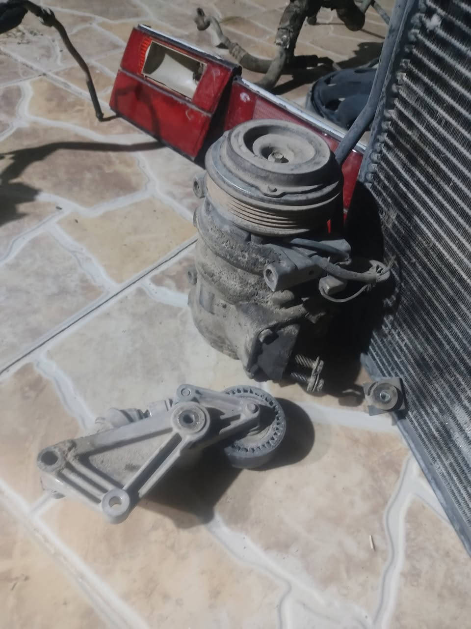 ئه م ئه شيايه هه موي بو فروشتن و به شه رت
راديته ري ته بريد كومپريسه ر پانكه  براكيتي ده عامي بالي سه ر سندوق  هؤك  هه موي به شه رت. بو سعر چات بنيره له خوار بازار


**إذا كنت صاحب هذا الإعلان وتريد حذفه لأي سبب، رجاءا أرسل رسالة إلى الدعم الفني**