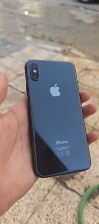 آيفون X • ٦٤ جيجا • يحتاج شاشة