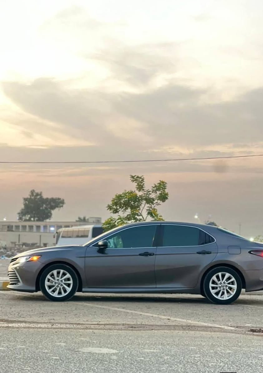 سلام عليكم/كامري موديل 2023للبيع مواصفات نص فول ماشيه 11الف ضررهاخفيف باب مبدل اصلي ورأس البونيد ***********السعر 185قفل
