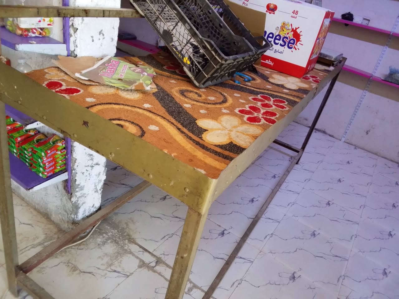 السلام عليكم تجهيزات محل حلويات للبيع /جام خانه +عوارض مجمدات 3 +برادات عدد 4 + رفوف + المكان حي الرسول مقابل القاطع الشارع الرئيسي طريق الدوايه  للأستفسار التواصل عبر الصفحه او الاتصال عبر الهاتف   ‏‪***********‬‏
