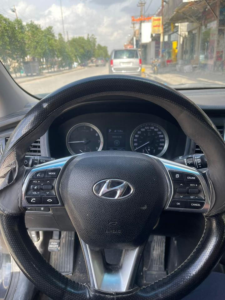 سلام عليكم 

للبيع سوناتا ٢٠١٨ فول واحد ع واحد 

فول موصفات أمريكي 

سلايد 
شاشه حجم كبير 
تدفئة تبريد المقاعد الخلفيه إماميه 
تدفئه استيرن 
رادار جانبي 
رادار خلفي 
رادار امامي 
تحكمات استيرن
كامره خلفيه دواره 
لايت زنون 
شاحن USB 
مقاعد جلد 
بصمه فتح قفل جنطه 
دخول ذكي بابين 
كاربلاي 
رقم دهوك الدولي 

الحادث : جاملغين 
مكاني النجف حي السلام 
لتواصل و الاستفسار ***********
