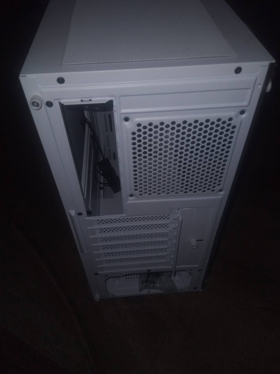 السلام عليكم قطع بي سي للبيع باور سبلاي msi للبيع 650 واط السعر 75,000 وبي مجال بسيط للشراي وكيس حجم متوسط السعر 45,000 وبي مجال أيضا للشراي للإستفسار خاص او على هذا الرقم *********** الموقع بكرة جو قرب جامع باداشت
