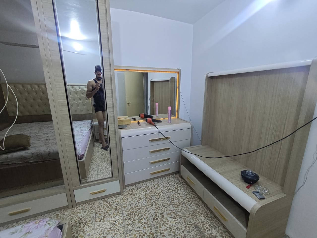 للبيع
نضيفة كلش
مكاني بغداد 
***********
