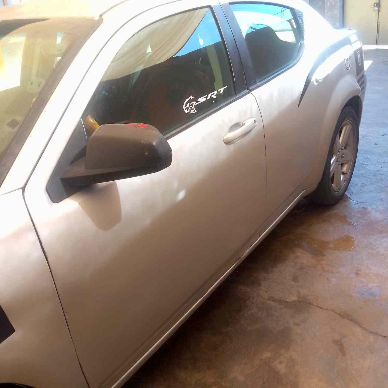 السلام عليكم للبيع فقط دوج افنجر موديل 2010 سياره حلوووه او نظيفه حادث السياره بنيد او جاملغ تبديل فقط بدون دواخل ارباك سليم دواخل جديده شاشه داخليه ومنضومه زنون مكينه او كير  شرط تبريد شغال السعر ولاستفسار على الرقم او خاص مفتوح *********** اتصل وتدلل
