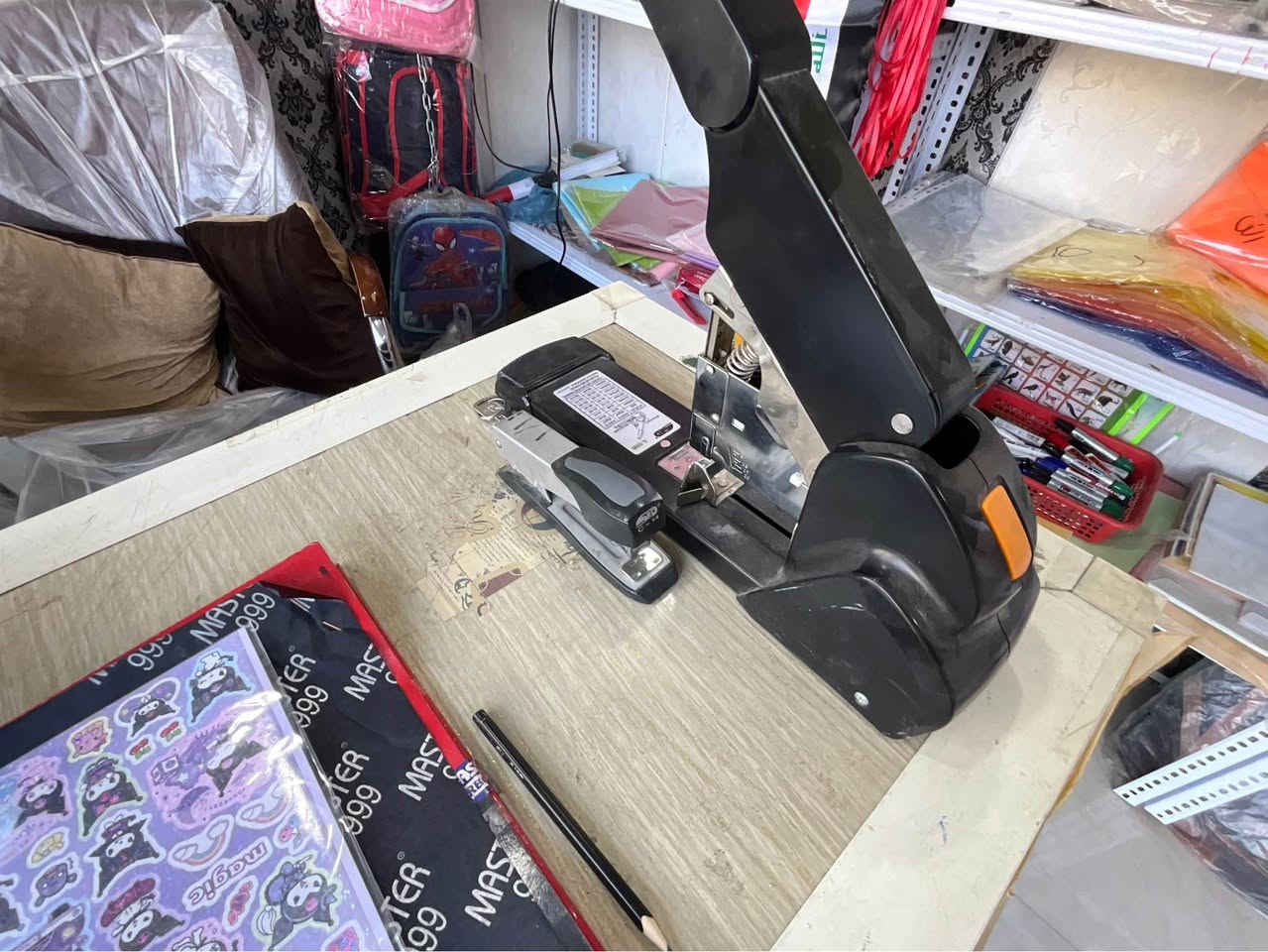 السلام عليكم اخوان اغراض مكتبة متكامله ابيع كسر قيم واخذ شلع ما ابيع شغله وحده كلهن ابيعهن سوه مكاني كربلاء للاستفسار اتصل *********** مو شراي لا تعبني🥰 كربلاء, العراق
