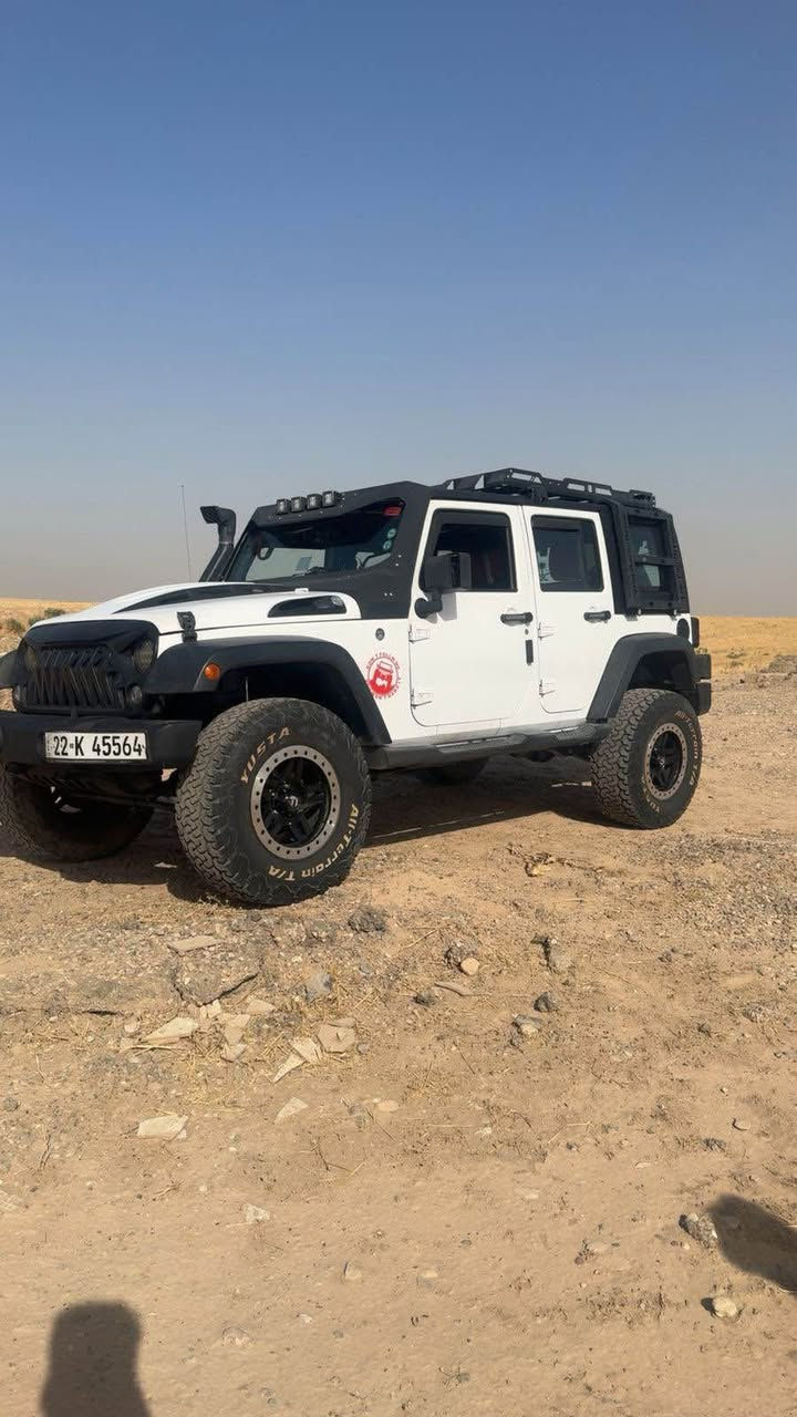 السلام عليكم 
رانكلر موديل 2016 
فئه الصحارى 
تزويد كامل
شباك فينوم 
دبلات بريميوم +لويات بريميوم
سيباية سعرها 500$ 
تايرات جبلية 
ويلات نجمة 
حجم الويل 17 
مرفعة 8.5 انش
بلوجكترات موزعة
شوتة برمائية
بنيد محدث 
مازده 24 عدسة ثنينهن
داخل احمر كشنات صحارى 
يدات 
تحكم جام وسطي
شاشة اندرويد
تحكمات ستيرن
ماشية 93قابلة للزيادة 
حادث من امريكا جاملغ فقط شي بسيط 
شاصي كير مكينة ايرباك كفالة شرط السونار
و ماكو هيج سعر بهيج نظافه 
سونار السياره و حادثهه موجود راسلني واتساب ادزلك صورهه
السعر 180$  ورقه
بيع فقط
*********** بغداد, العراق
